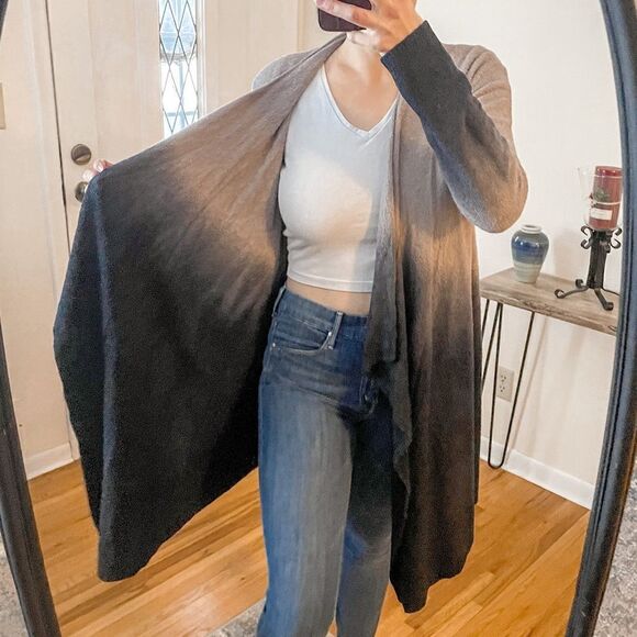 Barefoot Dreams Bamboo Chic Lite Ombré Calypso Wrap Cardigan - Picture 3 of 8